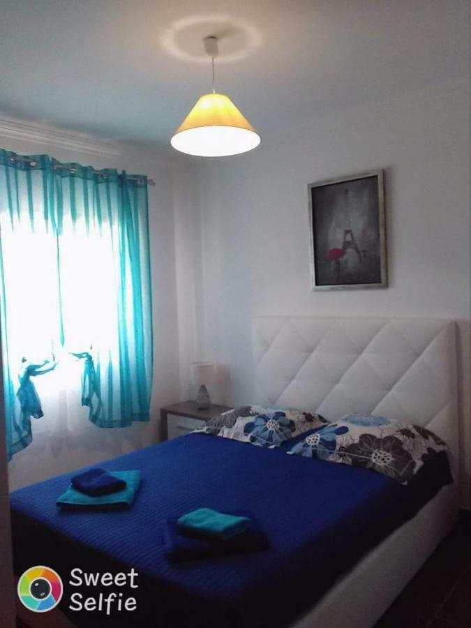Le Parisien 1 Apartment Serra d'El-Rei Bagian luar foto