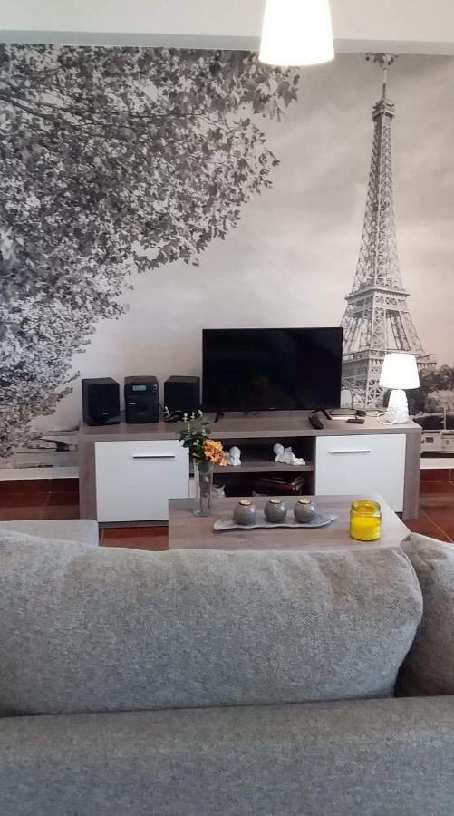 Le Parisien 1 Apartment Serra d'El-Rei Bagian luar foto